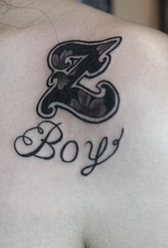 Тетоважа на англиска азбука во Америка