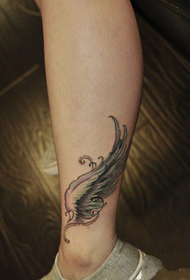 jednokřídlé křídlové tetování kotníku