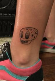 láb sípcsont tetoválás lány boka fekete koponya tetoválás kép
