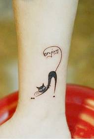 Tatuaggio totem gattino fresco dai piedi