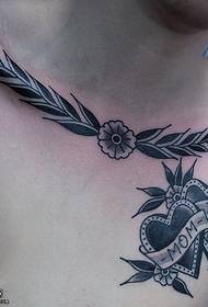 Tattoo tal-Qamħ fil-Clavicle