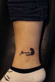 Simpatico tatuaggio alla caviglia con comete Daquan