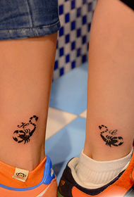 Fashion couple leg scorpion tattoo pattern