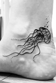 Tattu tatuagem água-viva menina tornozelo na imagem de tatuagem de água-viva preta