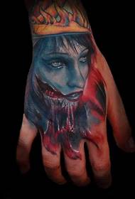 საშინელებათა ალტერნატიული ხელის უკან tattoo