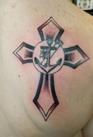 back tattoo ເດັກຊາຍຜູ້ຊາຍກັບຄືນໄປບ່ອນເຮືອ Anchor ແລະຂ້າມຮູບ tattoo