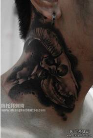 padrão de tatuagem de cabeça de ovelha clássica de moda masculina de pescoço