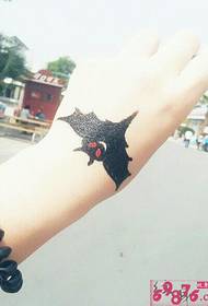 kapalit ng personal na kahaliling bat tattoo