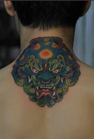 kembali leher Gambar serius dari pola tato singa khidmat