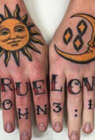 mà de sol patró de sol de lluna i lluna patró de tatuatge