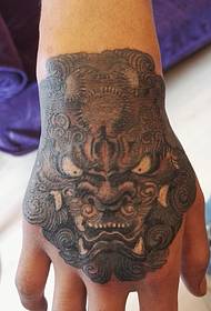 супер доминиращ модел на татуировка на заден лъв