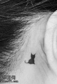 Na die oor kat tattoo patroon