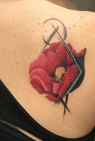 Sjinese styl tattoo-meisie op die agterkant van die gekleurde blom-tatoo-prent