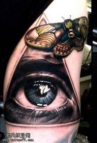 Exquisito patrón de tatuaxe de ollos de Deus