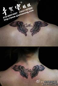 muguras kakla tendence skaists pāris melni pelēki spārni tetovējums modelis