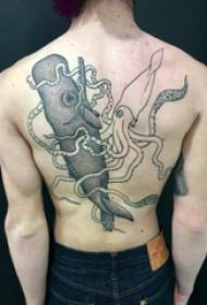 nois masculins del tatuatge del darrere a la part posterior del quadre de tatuatges de calamars i balenes