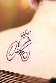 spalle di u collu di corona creativa inglese tattoo tattoo