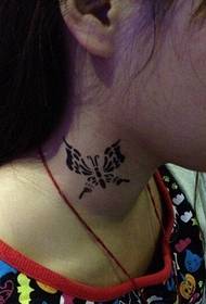 lány nyak klasszikus divat szép totem pillangó tetoválás képet