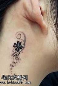 hermoso patrón de tatuaxe de vide de oído