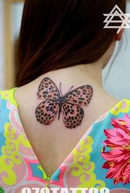 femeie drăguț gât spate frumos leopard fluture tatuaj poza poza