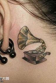 कान संगीत टॅटू नमुना