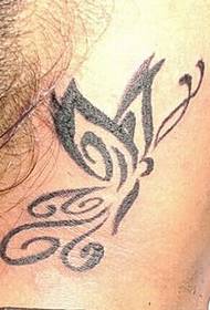 collana di ragazza bella fresca farfalla totem tatuaggio di stampa