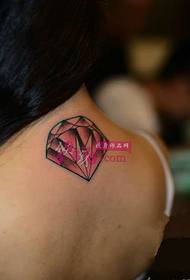 skaistuma muguras kakla rubīna tetovējuma attēls