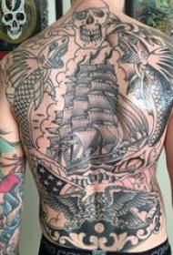 belakang tatu garis belakang lelaki pada gambar tato kapal layar hitam
