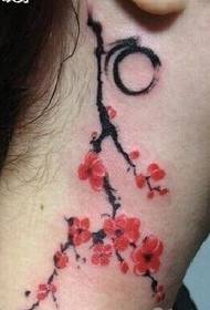 pescozo de beleza cadro de tatuaxe de ameixa fresca