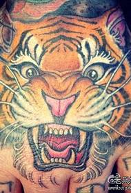 cool uzorak tigar tetovaža na stražnjoj strani ruke