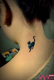 चट्टे असलेले कव्हर मांजर टॅटू चित्र