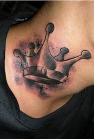 immagine del tatuaggio del tatuaggio della corona molto personalizzata collo del ragazzo