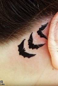 modello tatuaggio totem orecchio pipistrello