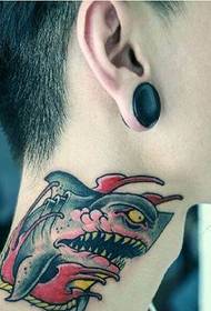 личност на врату мода добро изгледа узорак тетоважа морског пса у боји