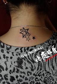 Ang tattoo sa Shanghai ay nagpapakita ng madilim na pabango na tattoo ay gumagana: tattoo ng leeg ng ilang