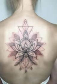 tinka mergaičių nugaros gražių gėlių tatuiruočių nuotraukoms