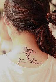ქალი კისრის ლამაზი hummingbird tattoo ნიმუში სურათი