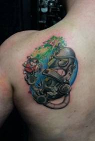 робот татуировки мужской спины на цветном изображении татуировки робота