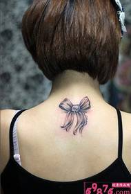 малюнок татуювання на задній шиї мережива лук