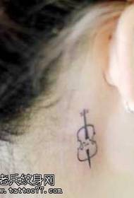 öron totem violin tatuering mönster
