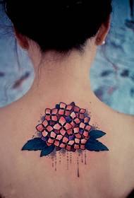 Уран бүтээлч арын хүзүүг hydrangea загварын шивээсний зураг