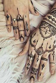 2016's most popular hand-back Henna tattoo tattoo