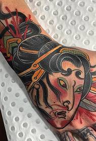 Kézzel tetoválás mintát