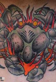 Modello del tatuaggio del granchio al collo
