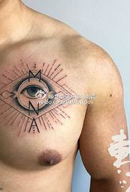 acu tetovējuma raksts uz krūtīm