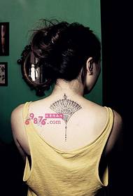 Kecantikan punggung penggemar gambar tato segar