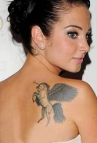 csillag tetoválás csillag hátul fekete szürke Egyszarvú tetoválás kép