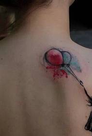 klengt Meedche flitt Ballon Perséinlechkeet zréck Tattoo