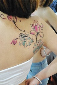 다시 아름다움 아름다운 다채로운 잉크 연꽃 문신 패턴