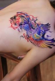 kagandahang pintura na pininturahan ng phoenix tattoo pattern